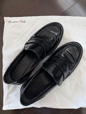 Massimo Dutti Black Patent Leather Penny Loafers